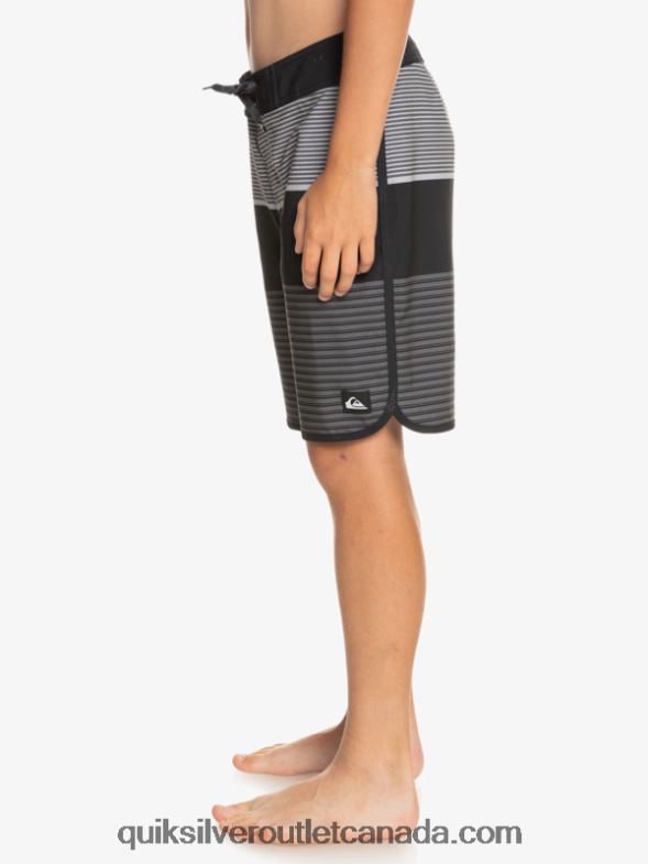 CA Quiksilver Boys 8-16 Surfsilk Tijuana 17 Boardshorts black TX4R21987