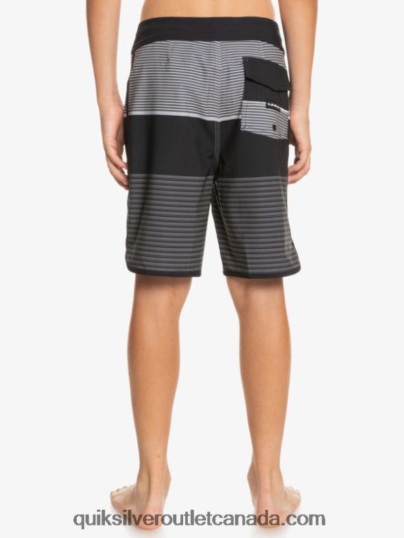 CA Quiksilver Boys 8-16 Surfsilk Tijuana 17 Boardshorts black TX4R21987