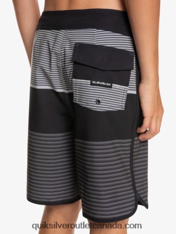 CA Quiksilver Boys 8-16 Surfsilk Tijuana 17 Boardshorts black TX4R21987