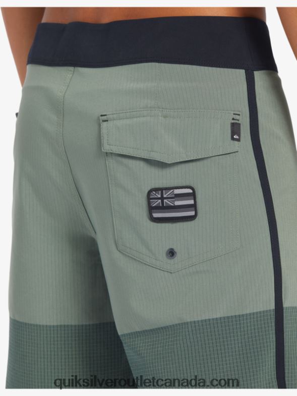 CA Quiksilver Men Highlite Scallop 19 Boardshorts thyme TX4R230