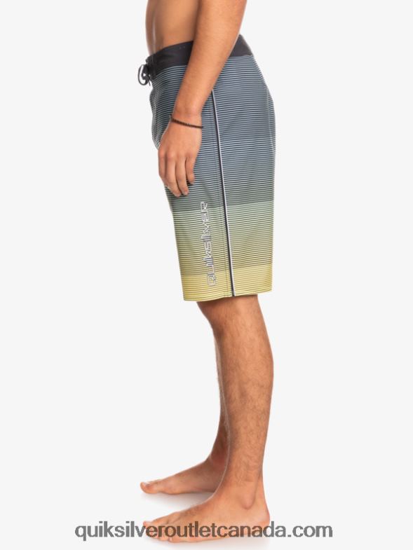 CA Quiksilver Men SurfSilk Massive 20 Boardshorts tarmac TX4R21600