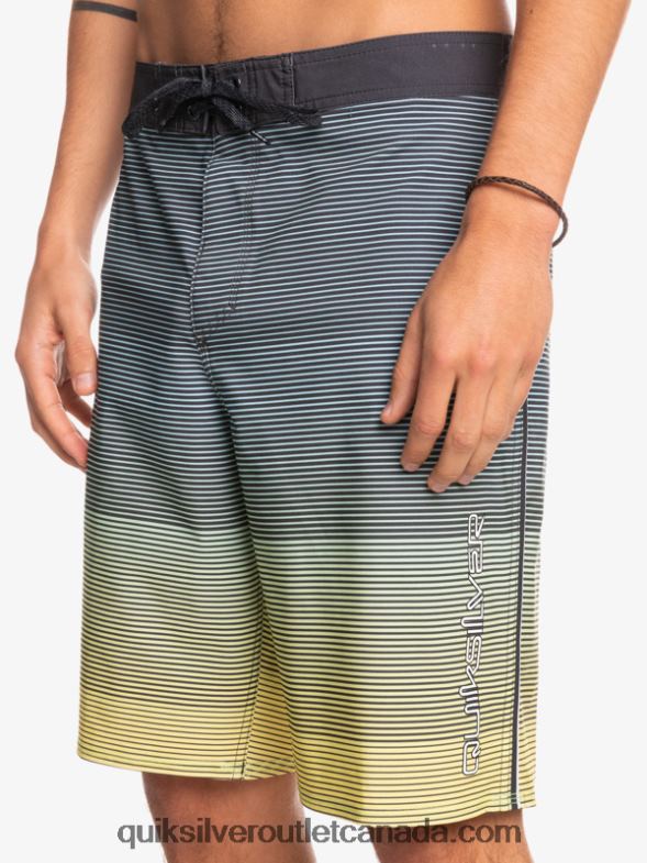 CA Quiksilver Men SurfSilk Massive 20 Boardshorts tarmac TX4R21600