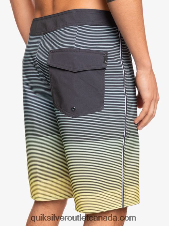 CA Quiksilver Men SurfSilk Massive 20 Boardshorts tarmac TX4R21600