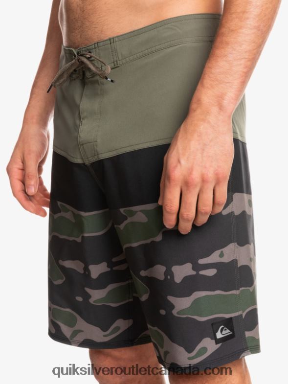 CA Quiksilver Men SurfSilk Panel 20 Boardshorts fallen rock TX4R21460
