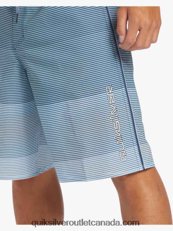 CA Quiksilver Men Surfsilk Massive 20 Boardshorts midnight navy TX4R2332