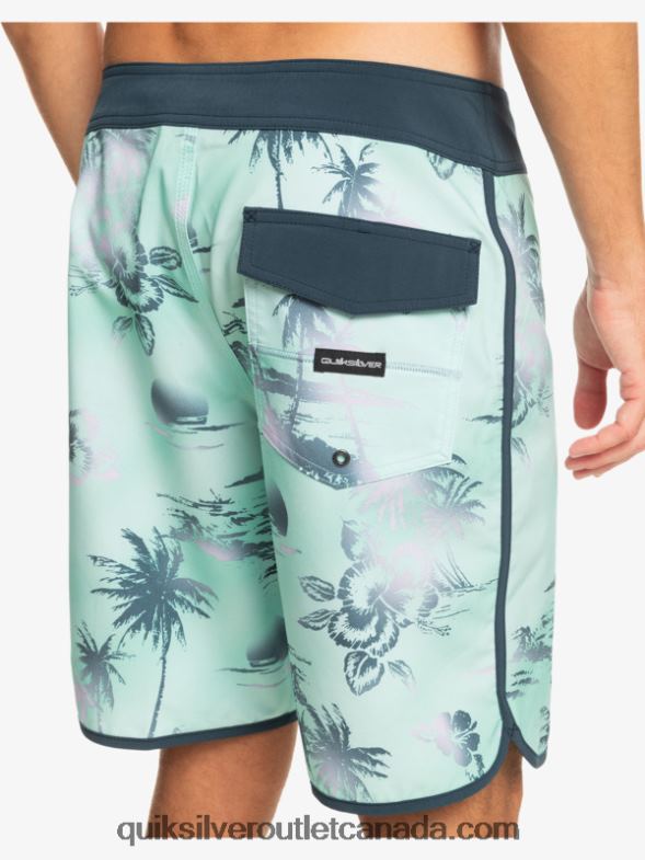 CA Quiksilver Men Surfsilk Scallop 19 Boardshorts beach glass TX4R2222